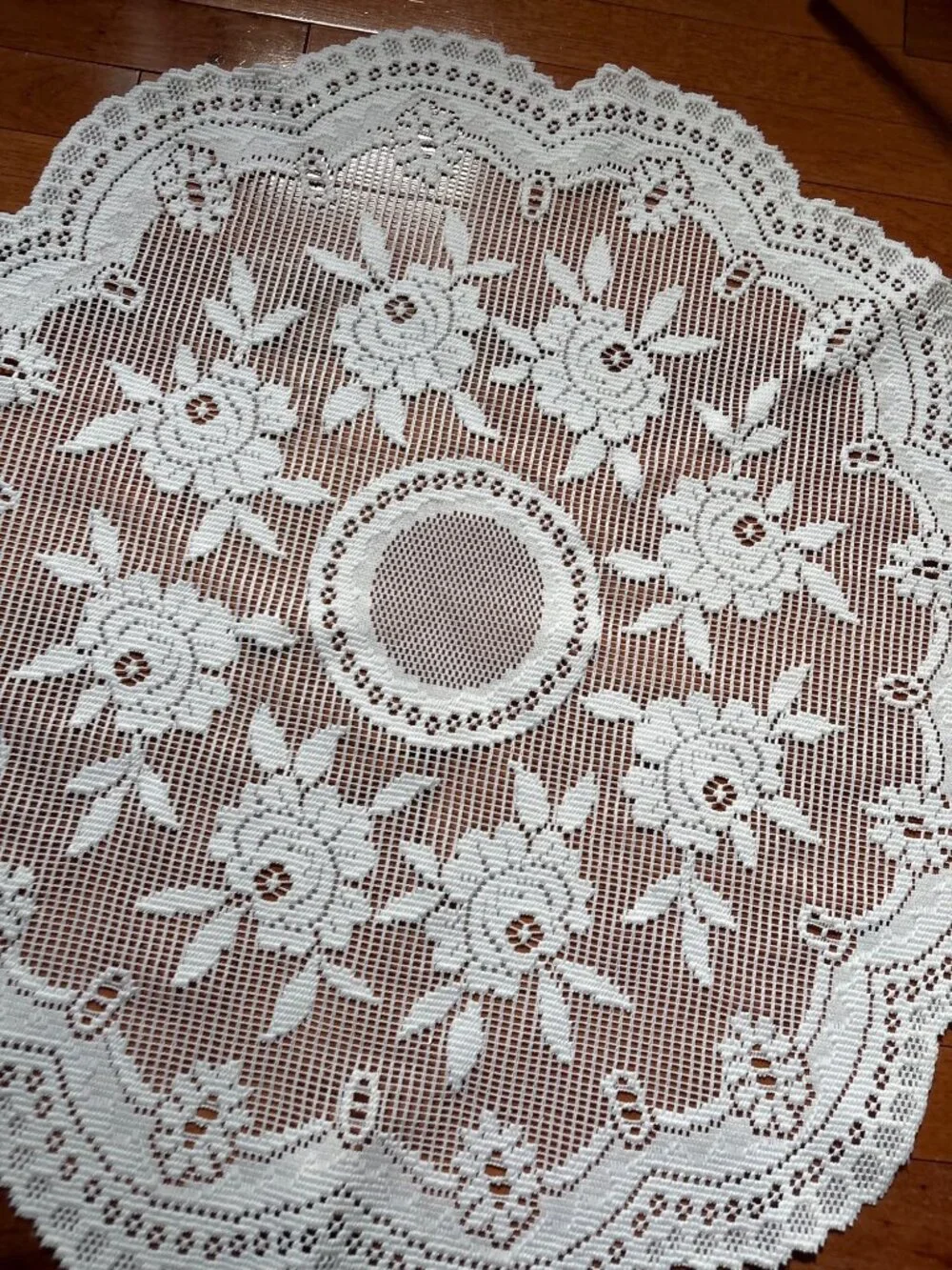 Elegant White Floral Lace Round Table Topper 30